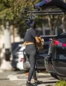 Miley Cyrus Booty, Grocery Shopping with a Friend in Calabasas