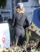 Renee Zellweger Booty, while Walking her Dogs in Santa Monica