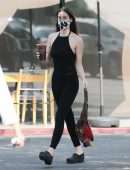 Scout Willis Outside The Coffee Bean and Tea Leaf in Los Feliz