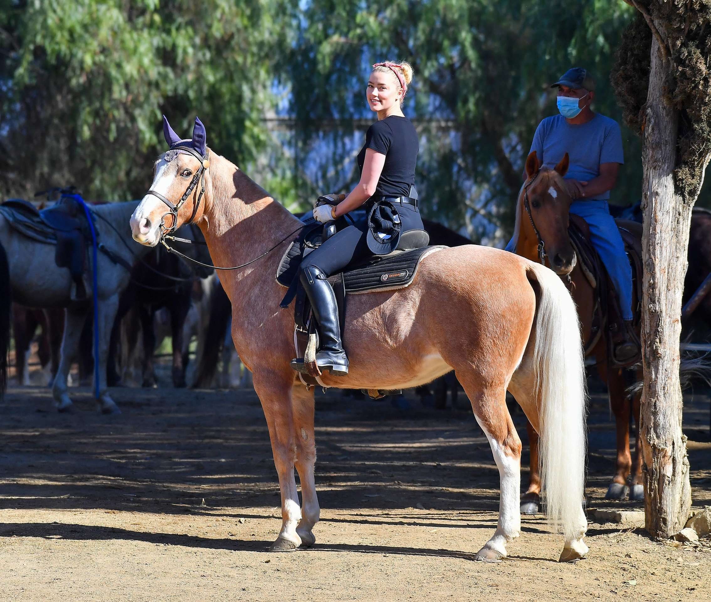 Amber Heard Booty, Horseback Riding in Los Angeles