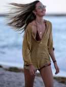 Candice Swanepoel on the Beach with a Friend in Miami