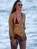 Candice Swanepoel on the Beach with a Friend in Miami