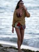 Candice Swanepoel on the Beach with a Friend in Miami