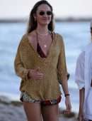 Candice Swanepoel on the Beach with a Friend in Miami