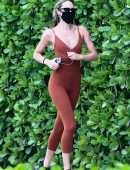 Candice Swanepoel Pokies, Jogging in Miami