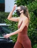 Candice Swanepoel Pokies, Jogging in Miami