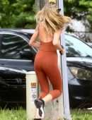 Candice Swanepoel Pokies, Jogging in Miami