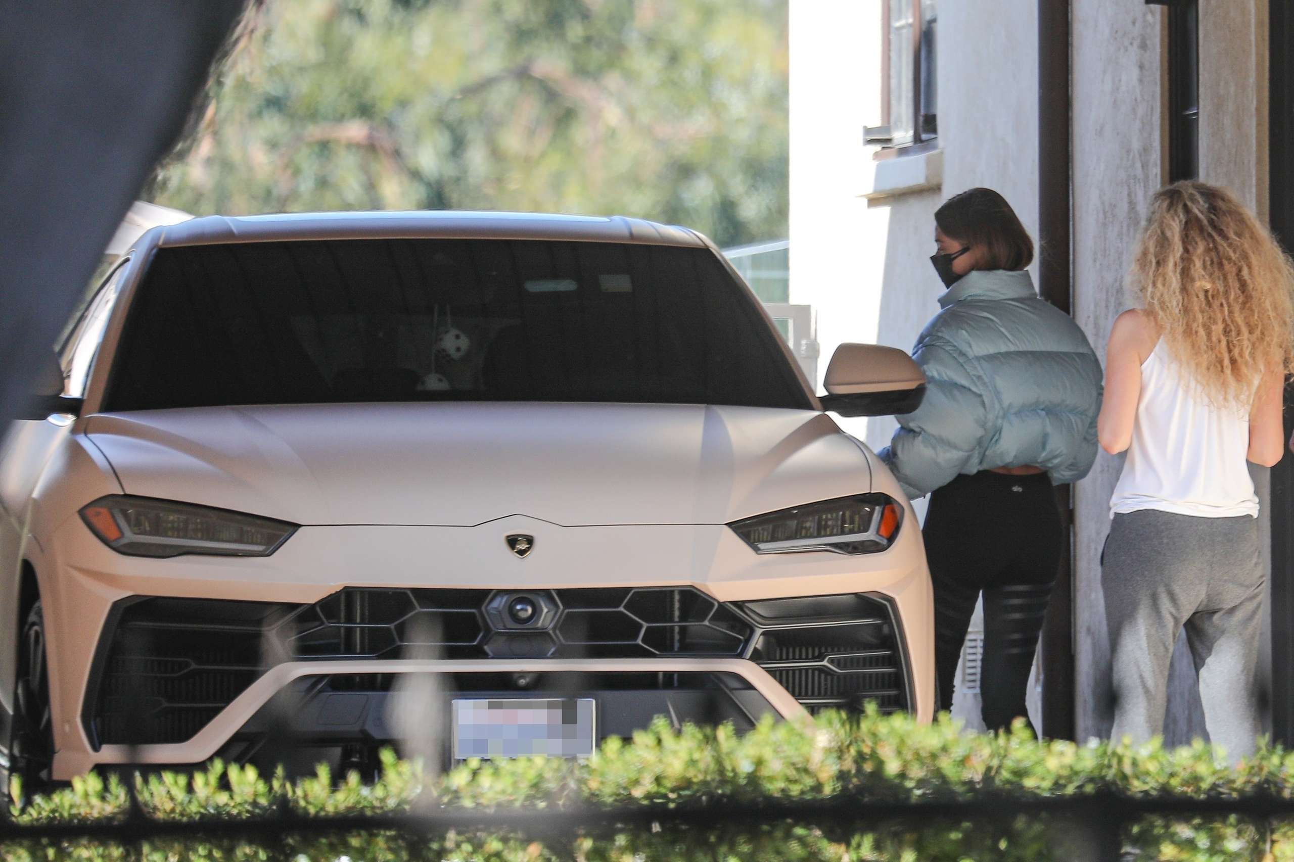 Hailey Baldwin Leaving a Private Pilates Class in Los Angeles