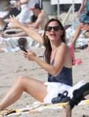 Jennifer Garner in Swimsuit at the Beach in Malibu