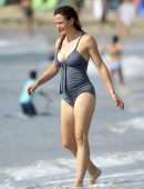 Jennifer Garner in Swimsuit at the Beach in Malibu