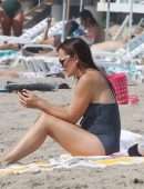 Jennifer Garner in Swimsuit at the Beach in Malibu