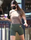 Kendall Jenner Booty, Outside Coffee Bean & Tea in Beverly Hills