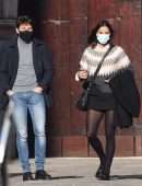 Melanie Sykes Leggy, Out and About in Venice