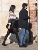 Melanie Sykes Leggy, Out and About in Venice