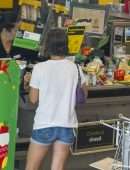 Natalie Portman Leggy, Shopping in Sydney