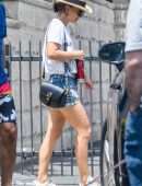 Natalie Portman Leggy, Out in Sydney