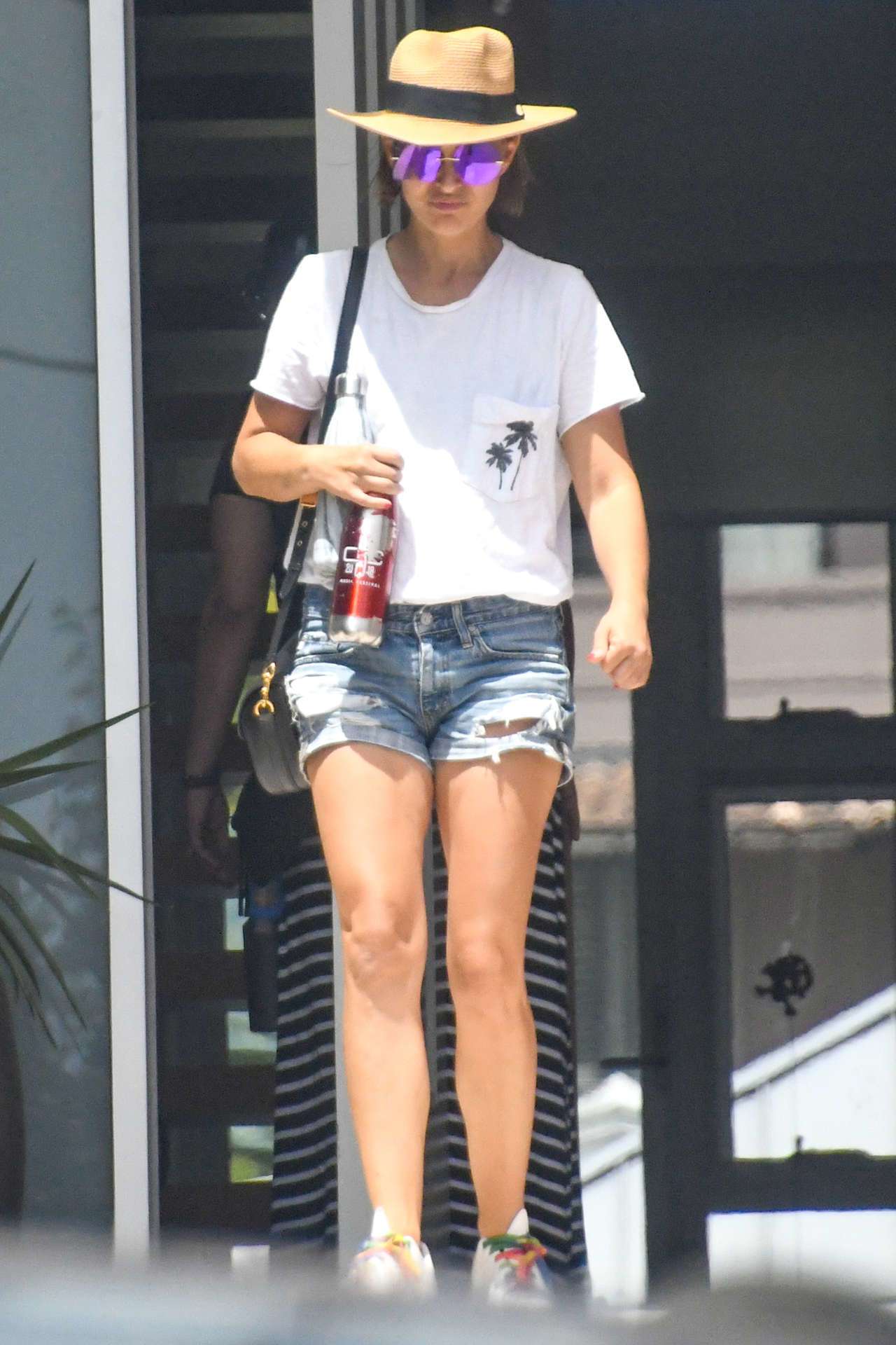 Natalie Portman Leggy, Out in Sydney