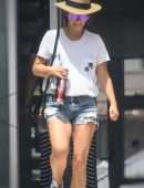 Natalie Portman Leggy, Out in Sydney