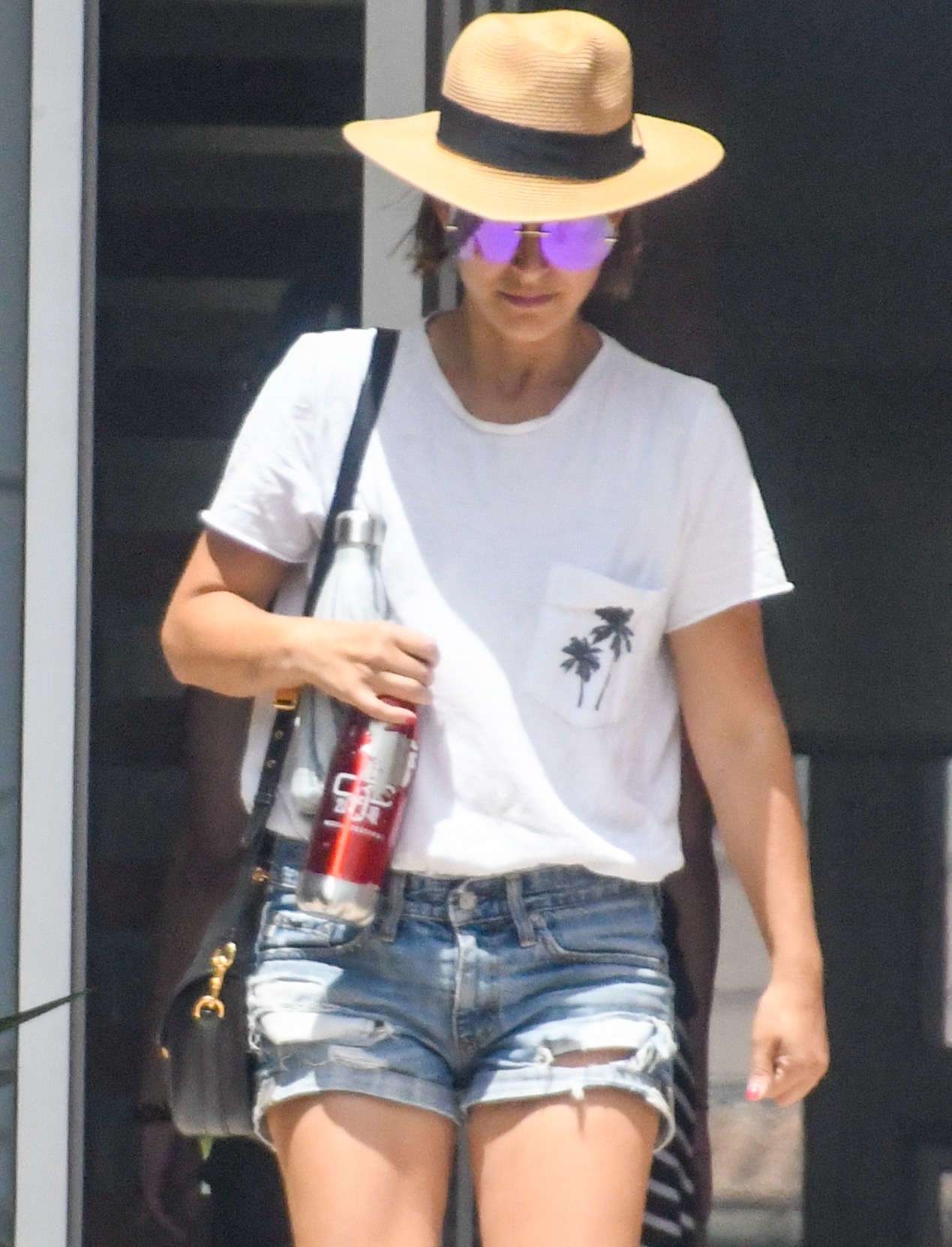 Natalie Portman Leggy, Out in Sydney
