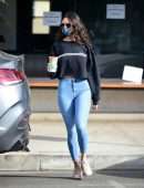 Eiza Gonzalez Booty in Tight Jeans at Alfred’s in West Hollywood