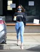 Eiza Gonzalez Booty in Tight Jeans at Alfred’s in West Hollywood