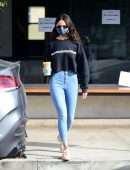 Eiza Gonzalez Booty in Tight Jeans at Alfred’s in West Hollywood