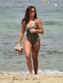 Francesca Allen in Swimsuit, Enjoys a Day on the Beach in Dubai