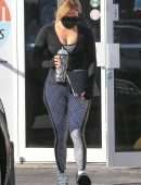 Jennifer Lopez Cleavage and Booty in Leggings, Outside a Gym in Miami
