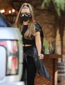 Khloe Kardashian and Kim Kardashian Visiting a Friend in Malibu