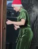 Kristen Bell Outside her New Home in Los Feliz