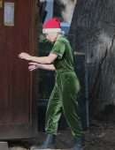 Kristen Bell Outside her New Home in Los Feliz