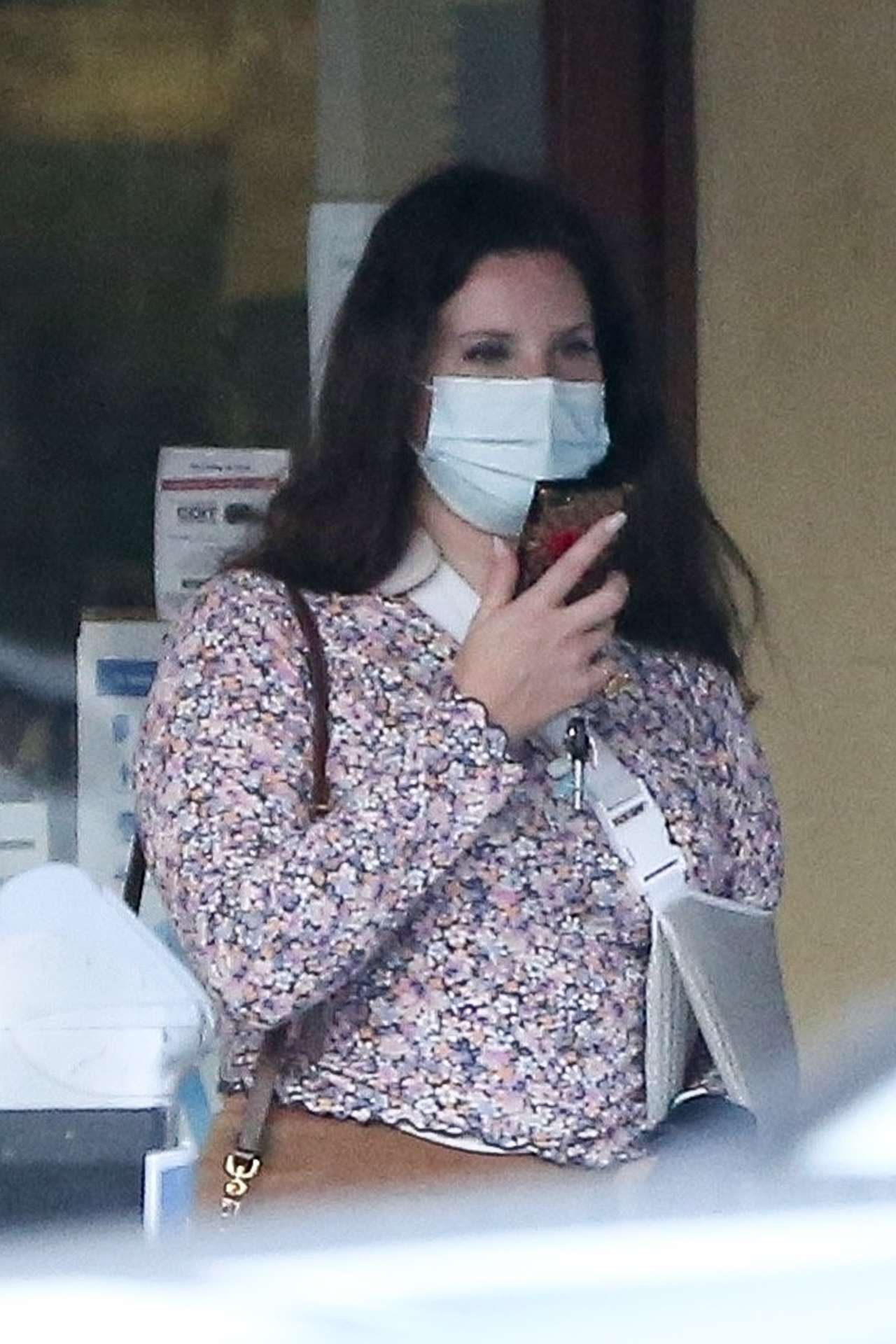 Lana Del Rey Leggy Outside Il Tramezzino in Studio City