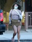 Lana Del Rey Leggy Outside Il Tramezzino in Studio City