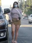 Lana Del Rey Leggy Outside Il Tramezzino in Studio City