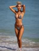 Pia Mia Perez Booty in a Thong BIkini on the Beach in Miami