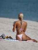 Pia Mia Perez Booty in Bikini on the Beach in Miami