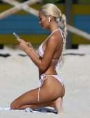 Pia Mia Perez Booty in Bikini on the Beach in Miami
