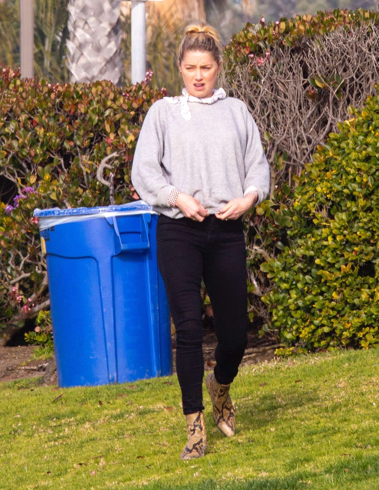 Amber Heard in Jeans, Out with her Girlfriend in San Diego