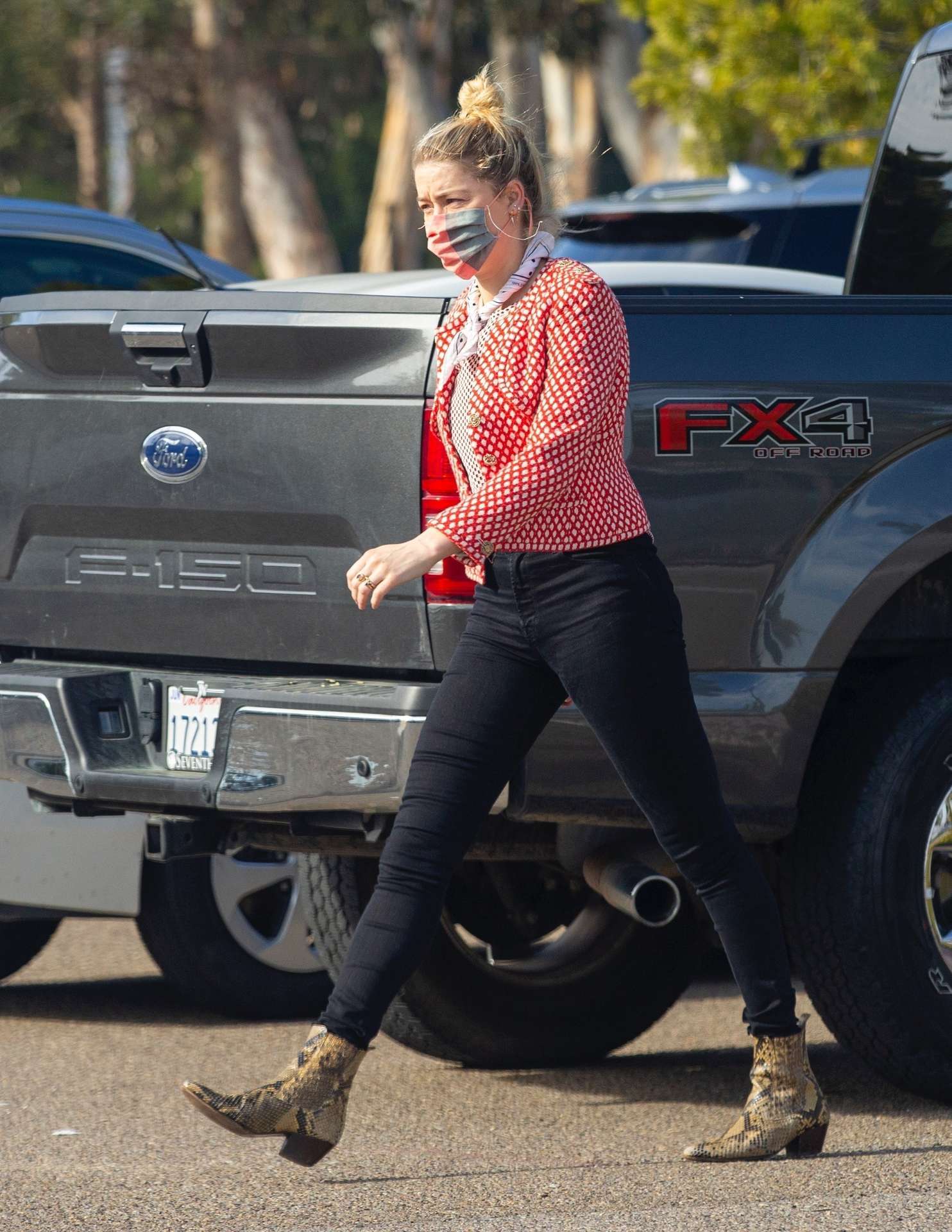 Amber Heard in Jeans, Out with her Girlfriend in San Diego