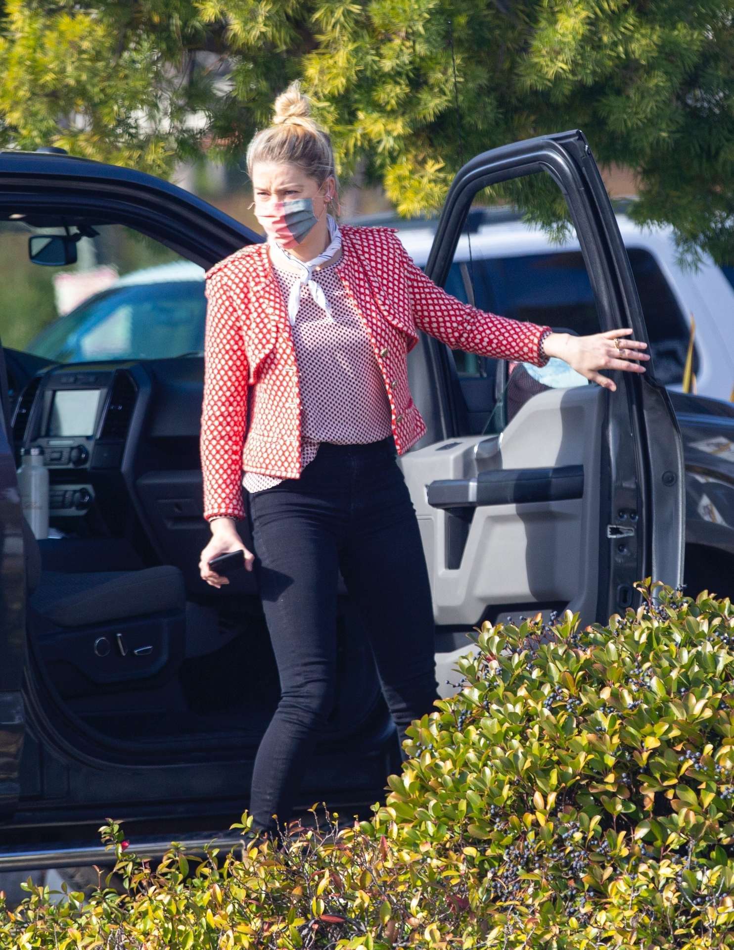 Amber Heard in Jeans, Out with her Girlfriend in San Diego
