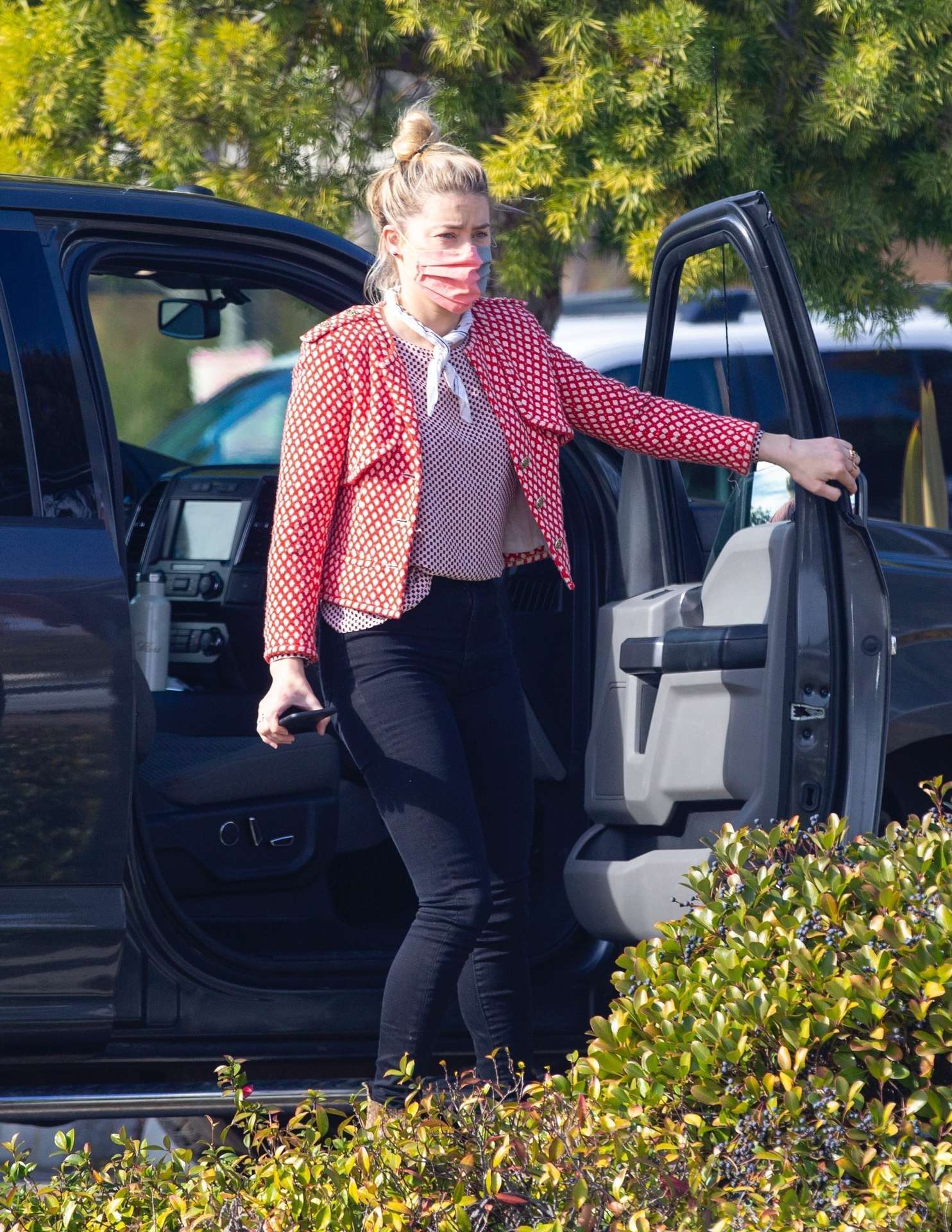 Amber Heard in Jeans, Out with her Girlfriend in San Diego