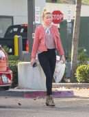 Amber Heard in Jeans, Out with her Girlfriend in San Diego