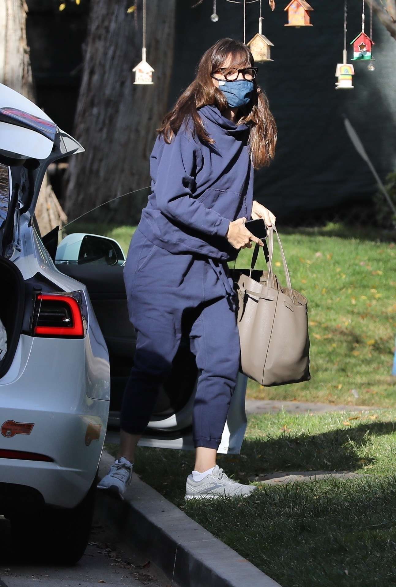 Jennifer Garner at her New Property in Brentwood