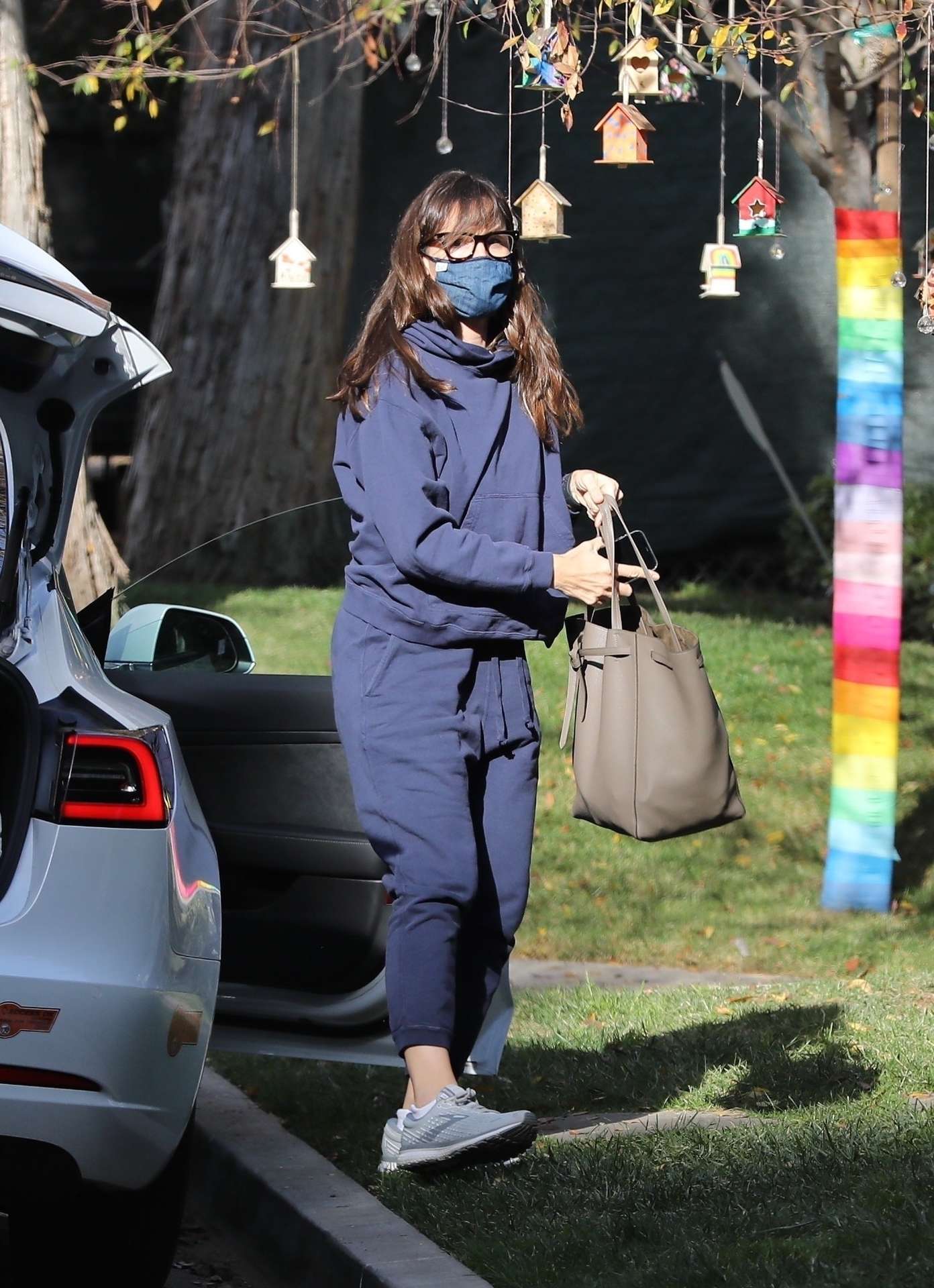 Jennifer Garner at her New Property in Brentwood