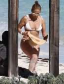 Jennifer Lopez Booty in Thong Bikini in Turks and Caicos