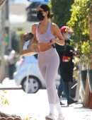Eiza Gonzalez in Sports Wear Picking up Lunch in Los Angeles