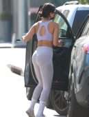 Eiza Gonzalez in Sports Wear Picking up Lunch in Los Angeles