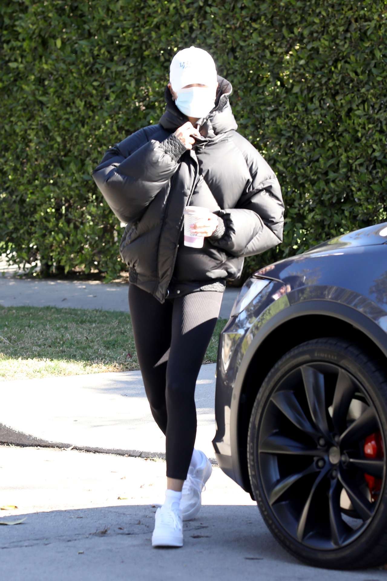 Hailey Baldwin Booty Outside Morning Pilates Class in West Hollywood