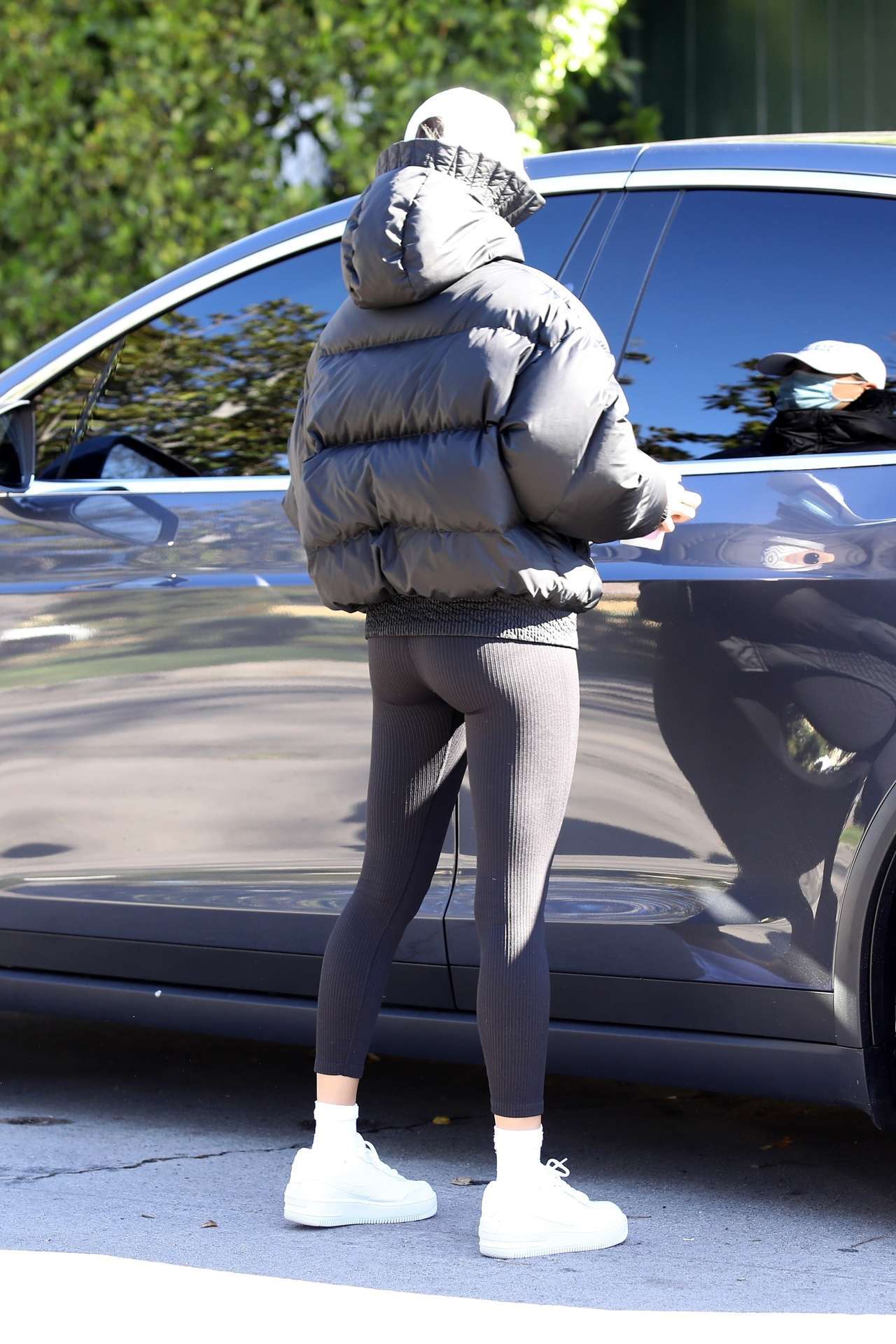 Hailey Baldwin Booty Outside Morning Pilates Class in West Hollywood