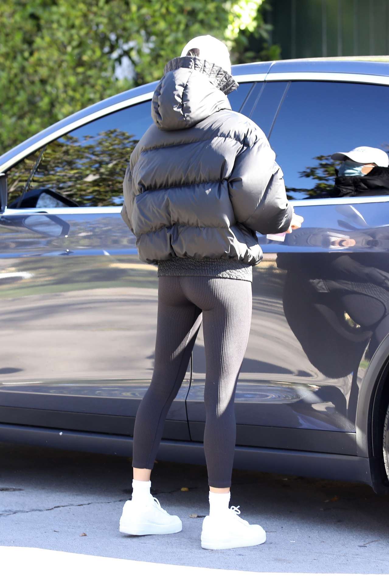 Hailey Baldwin Booty Outside Morning Pilates Class in West Hollywood